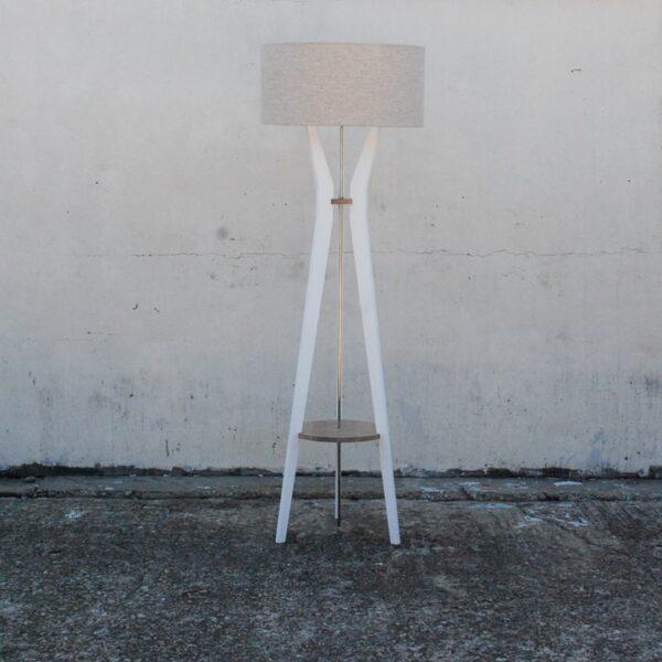 Dwell standing lamp – White/Smoke Oak